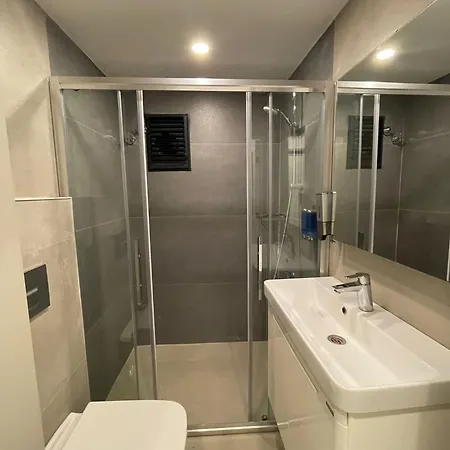 Hotel Derin 2*