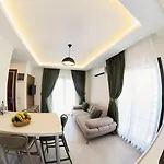 فندق Derin 2*
