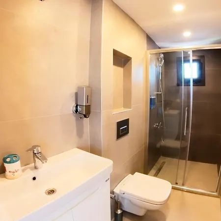 Derin Otel 2*